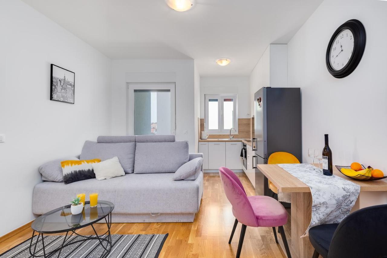 Apartment Roni + Besplatan Parking Zadar Zewnętrze zdjęcie
