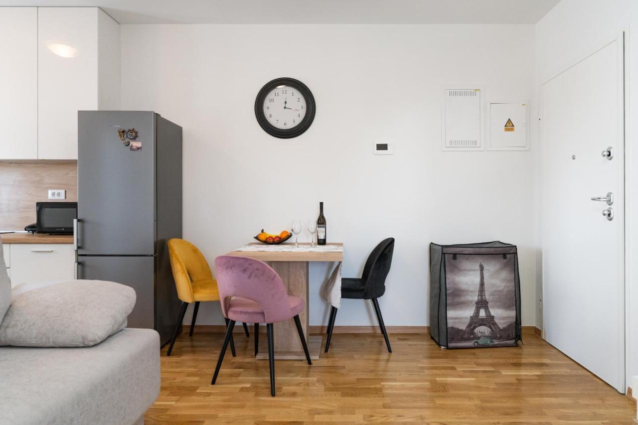 Apartment Roni + Besplatan Parking Zadar Zewnętrze zdjęcie