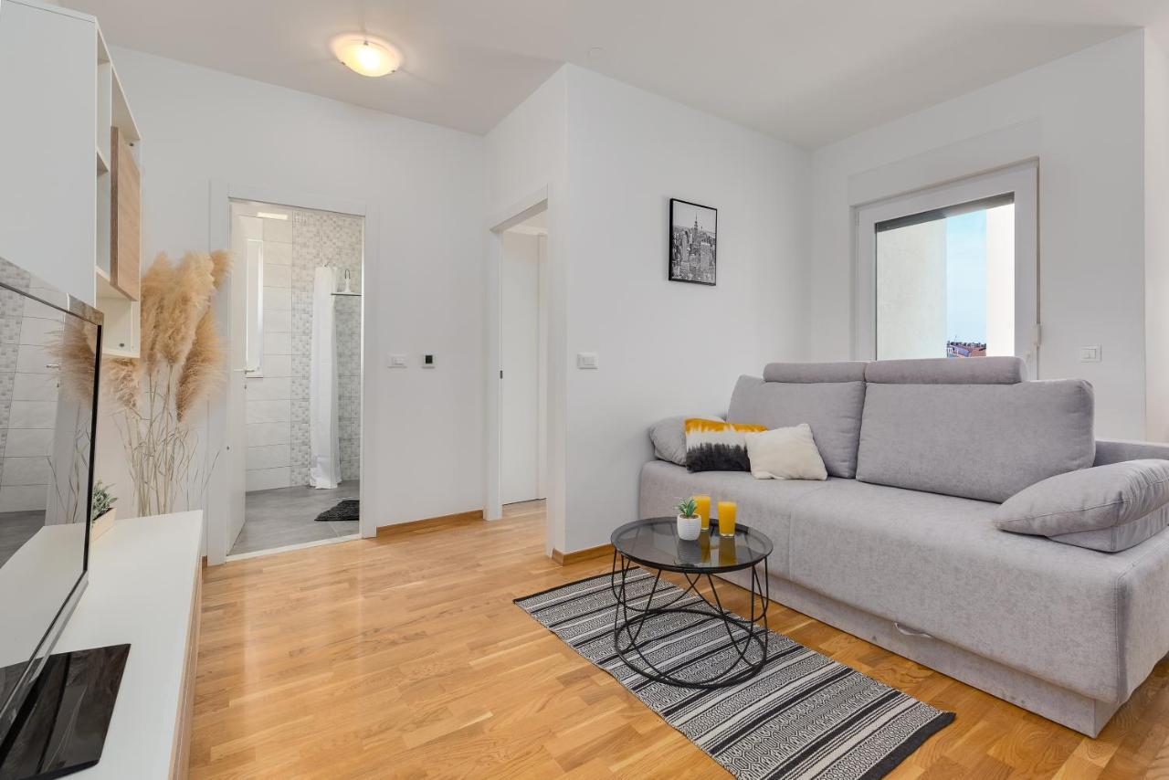 Apartment Roni + Besplatan Parking Zadar Zewnętrze zdjęcie